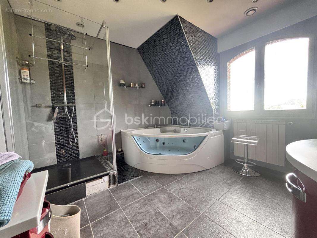 Maison à AUBRY-DU-HAINAUT