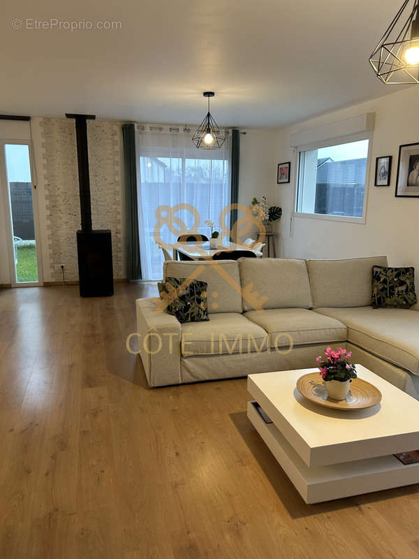 Maison à OSTRICOURT