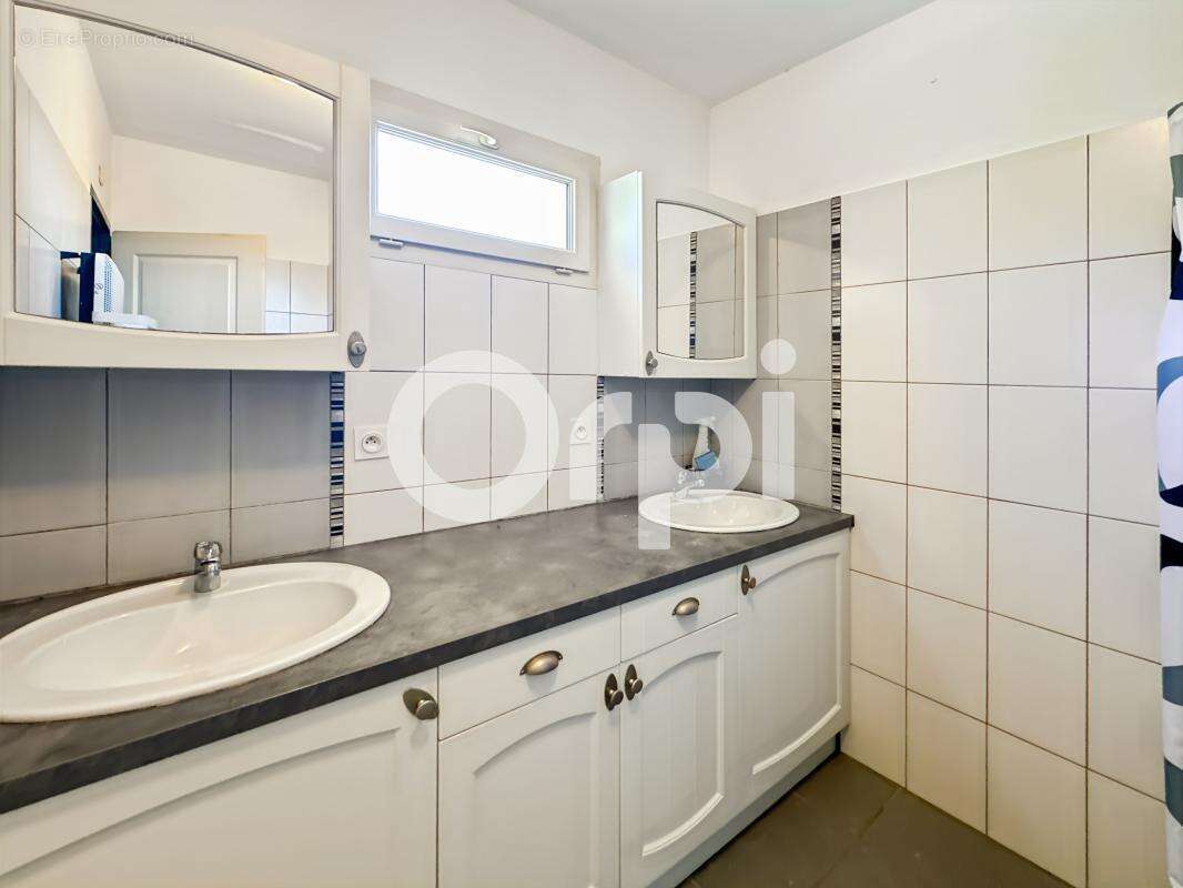 Maison à SAINT-ALBAN-AURIOLLES