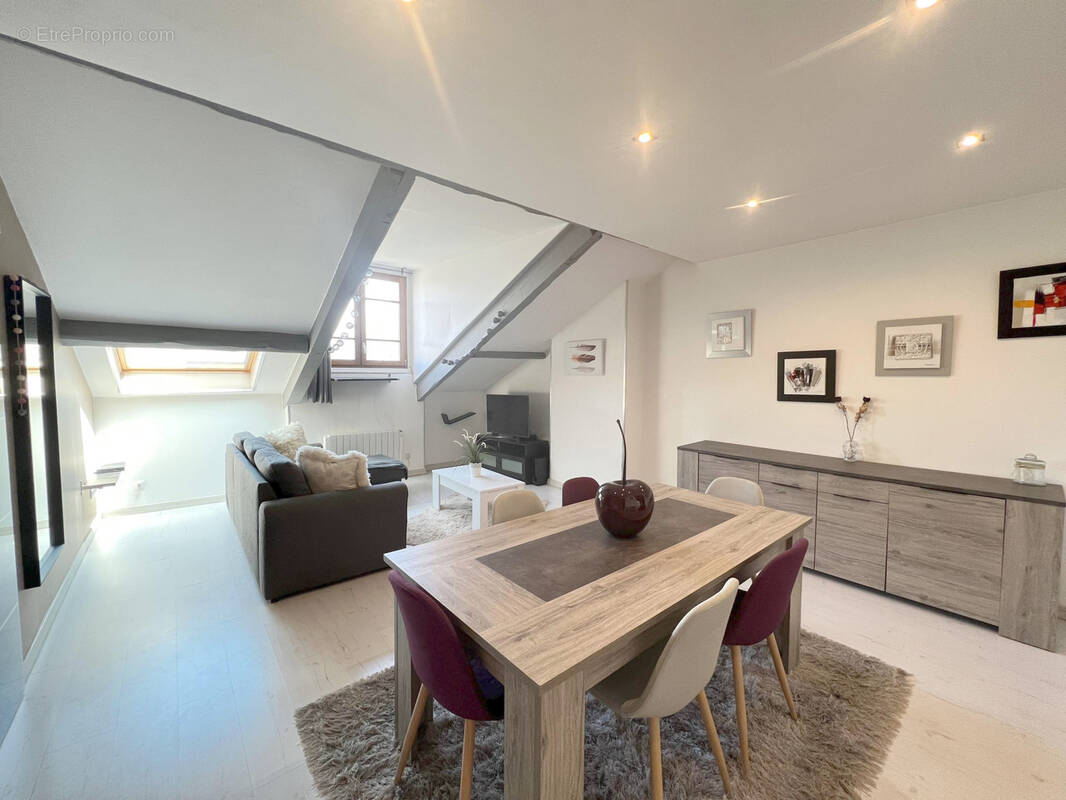 Appartement à SAINT-ETIENNE