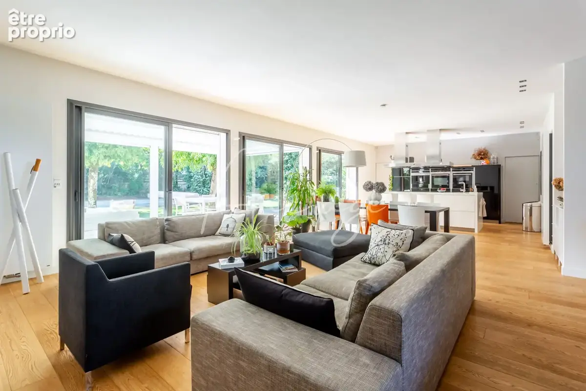 Maison contemporaine de 193 m2 habitables sur une parcelle de 1 176 m2 avec piscine - photo 9