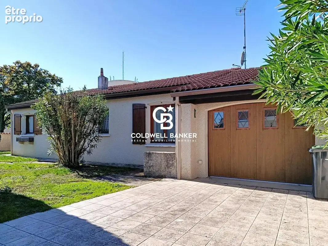 Maison de plain-pied à Saintes – Commerces et écoles à pied, garage et jardin - photo 7