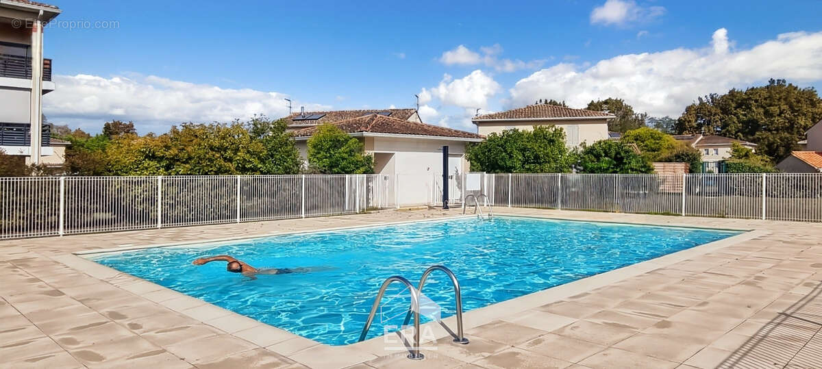 Appartement à PAREMPUYRE