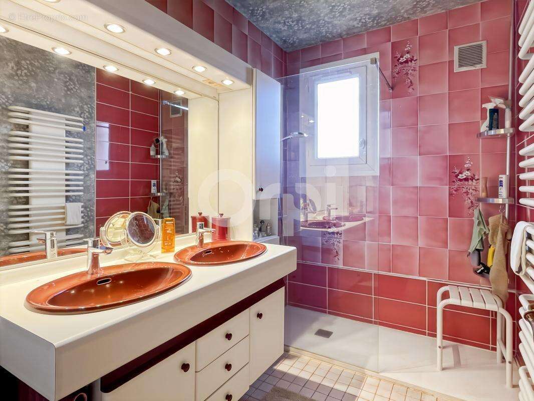 Maison à ARNIERES-SUR-ITON