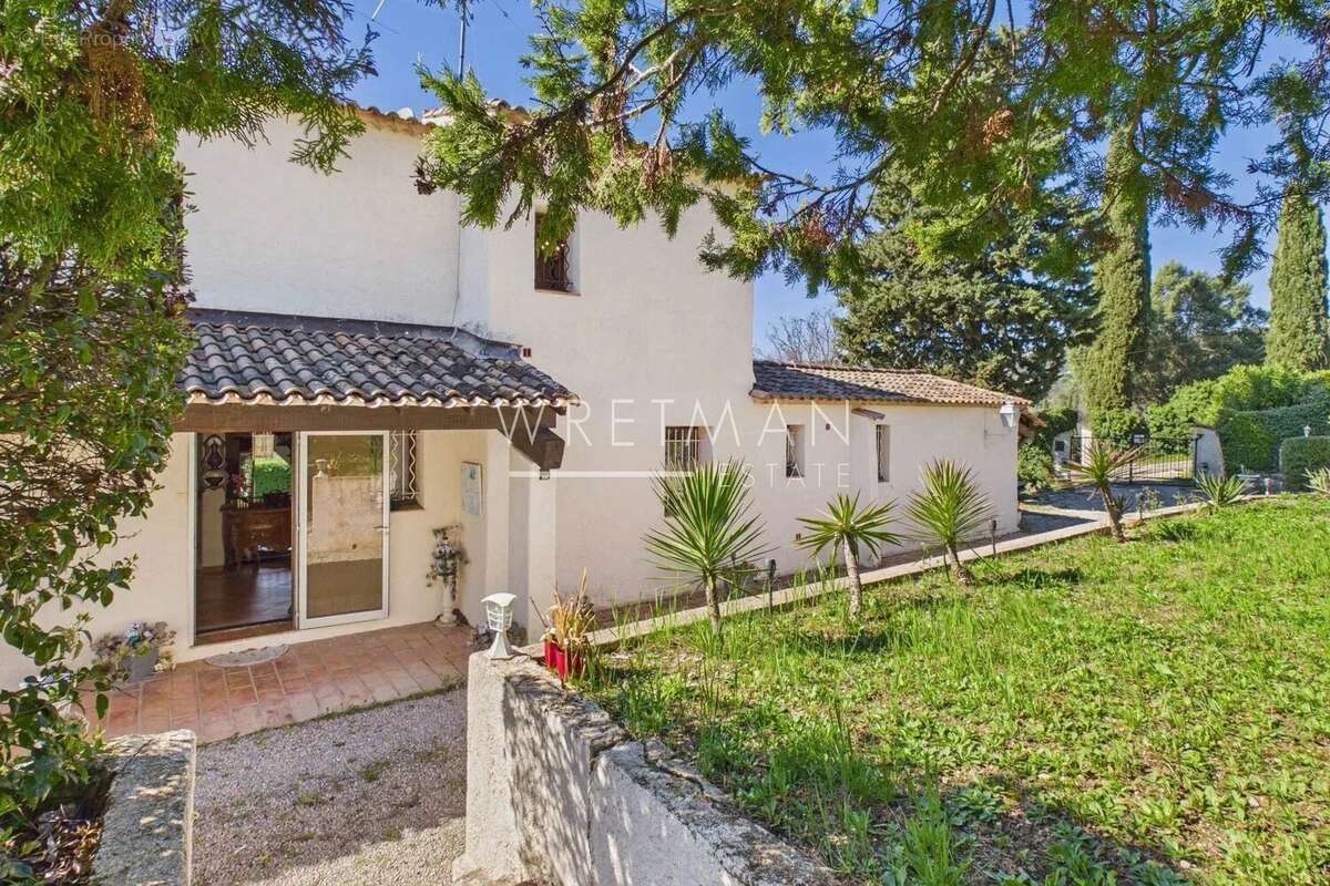 Villa à rénover avec piscine et vue panoramique  - Montauroux - photo 18