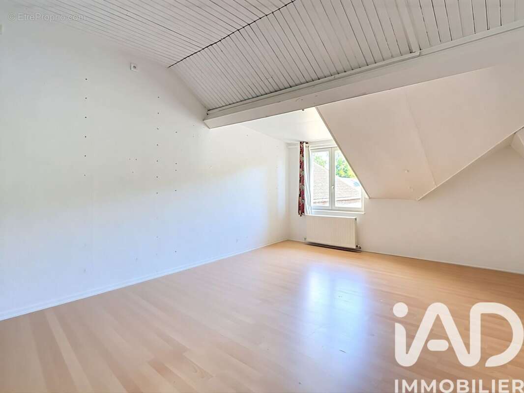 Photo 9 - Maison à VILLERS-COTTERETS