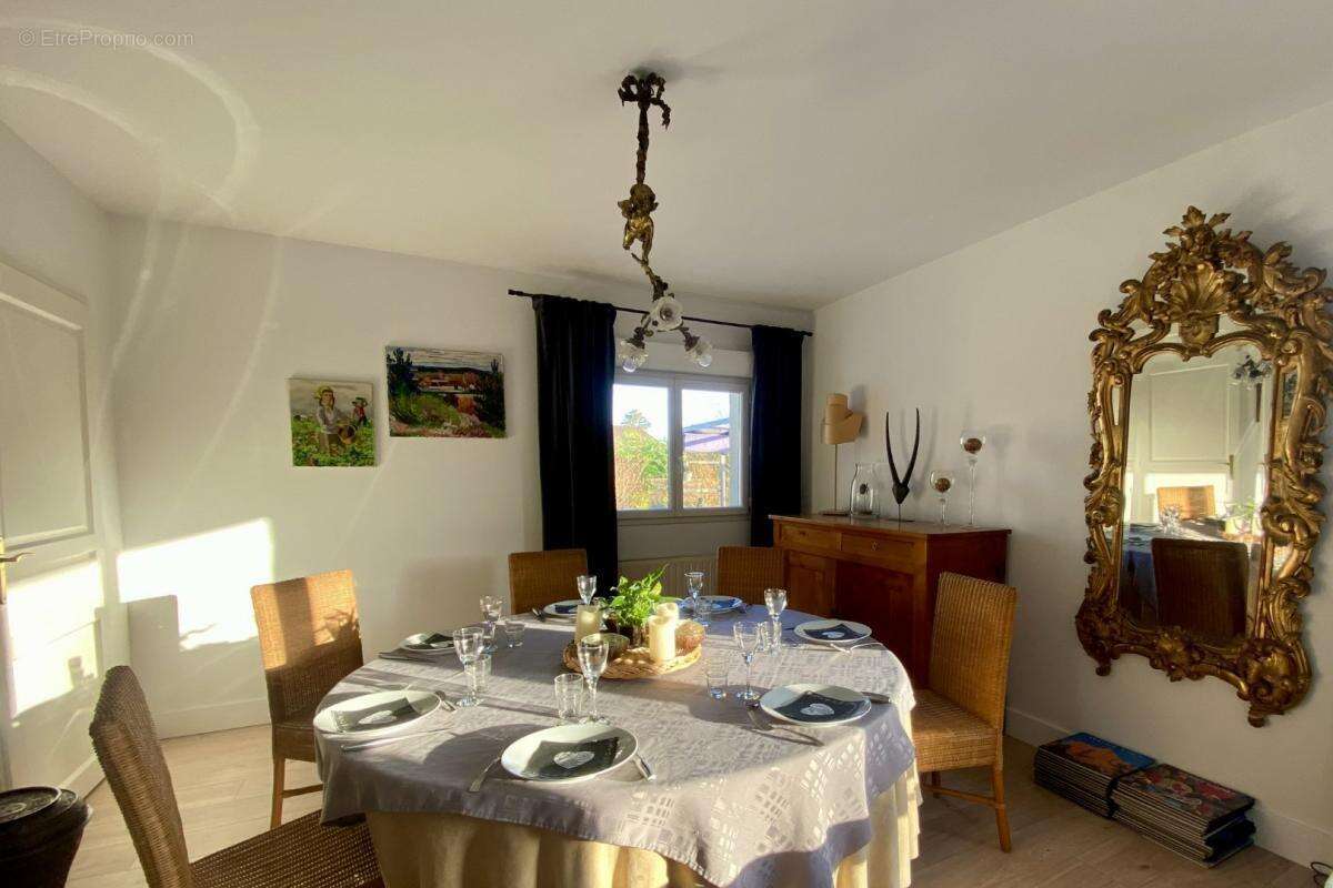 Maison à SAINT-PRYVE-SAINT-MESMIN