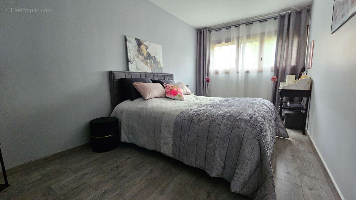 Appartement à CHILLY-MAZARIN