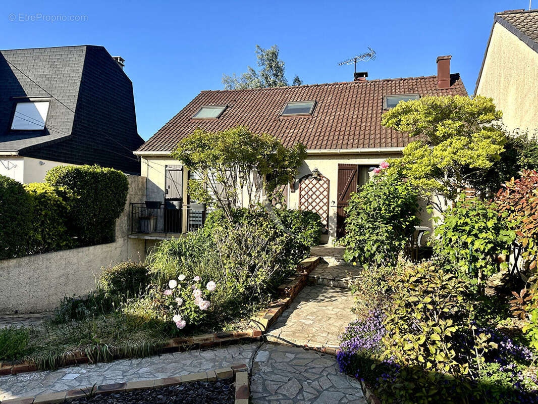 Maison à MORANGIS