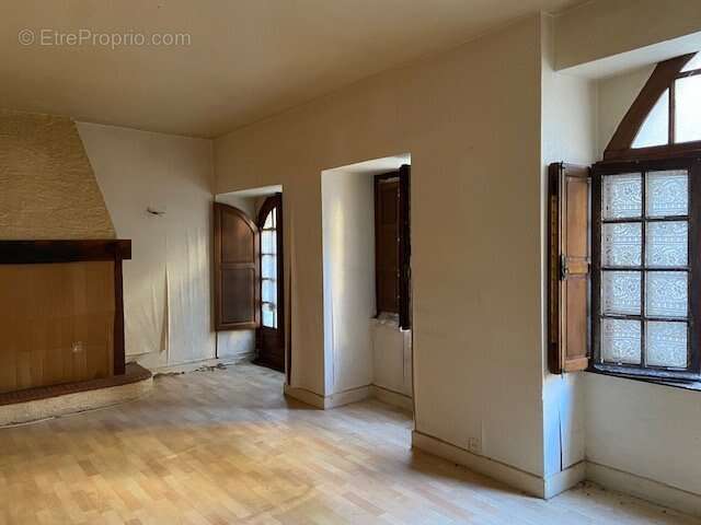 Village médiéval : maison à rénover - photo 5
