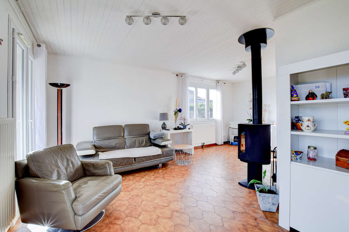 Maison à SAINT-BLAISE-DU-BUIS