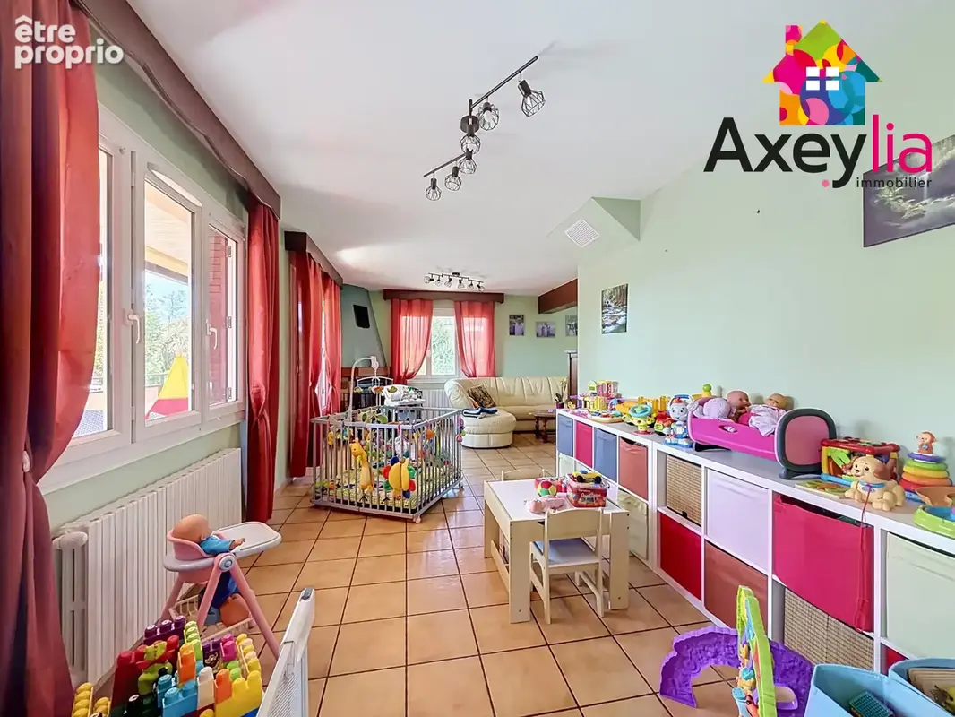 A vendre - feurs -  maison individuelle avec 5 chambres, grand garage et terrain - photo 3