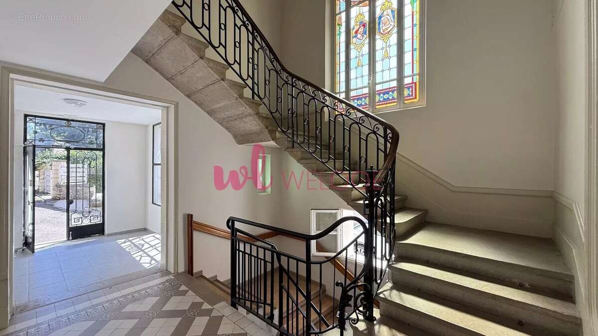 Appartement à JONS