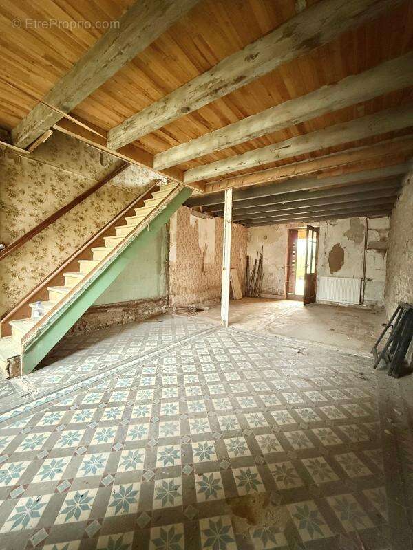 Maison à LAMARCHE-SUR-SAONE