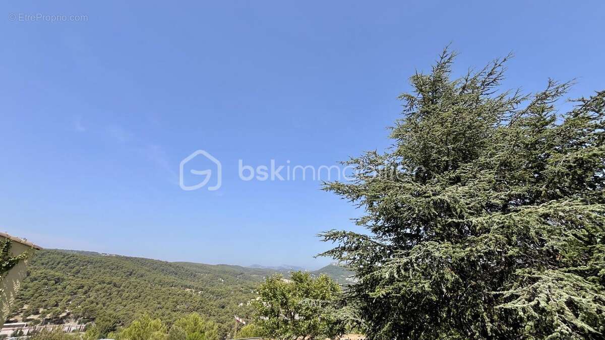 Appartement T3 sur les hauteurs de Cassis Résidence avec piscine - - photo 5