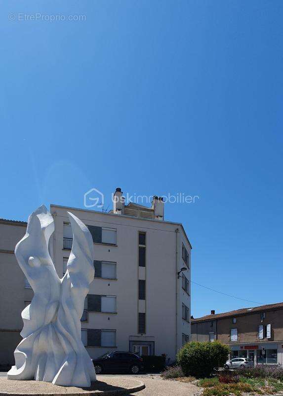 BRESSUIRE Centre-ville  Appartement lumineux de 59 m², idéal premier achat ou investissement - photo 11