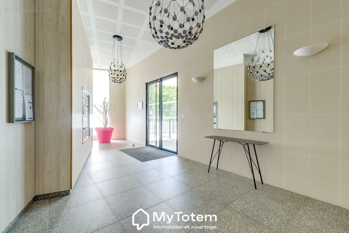 Face à la forêt domaniale de Saint-Germain-en-Laye   Élégant appartement familial de 80 m2 avec terrasse - photo 8