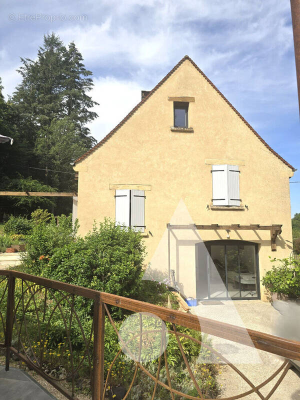 Maison à CARSAC-AILLAC