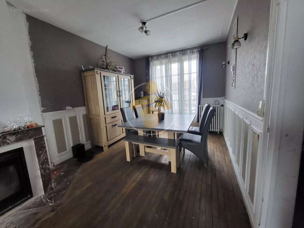 Maison à CHAUNY