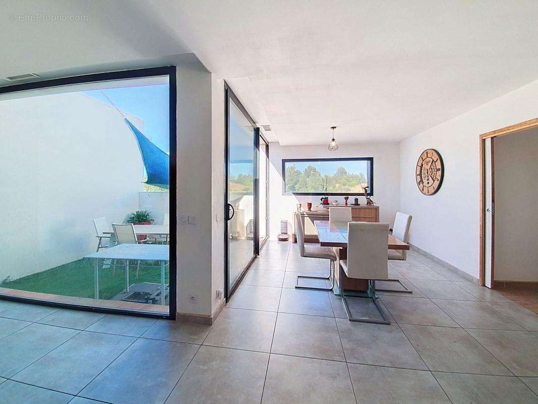 Maison à PEYRESTORTES