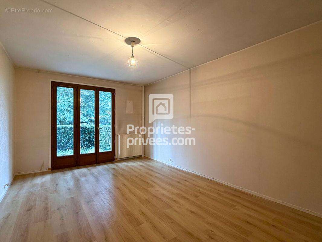Appartement à SAINT-CYR-SUR-LOIRE
