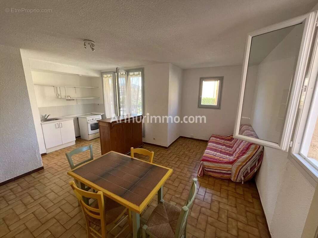 Appartement à COGOLIN