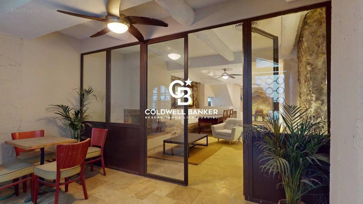 Appartement à GRIMAUD