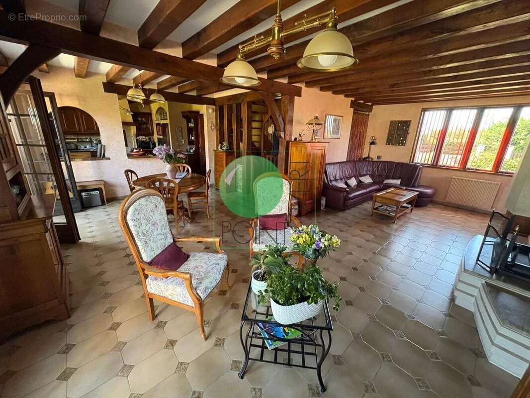 Maison à VERT-LE-GRAND