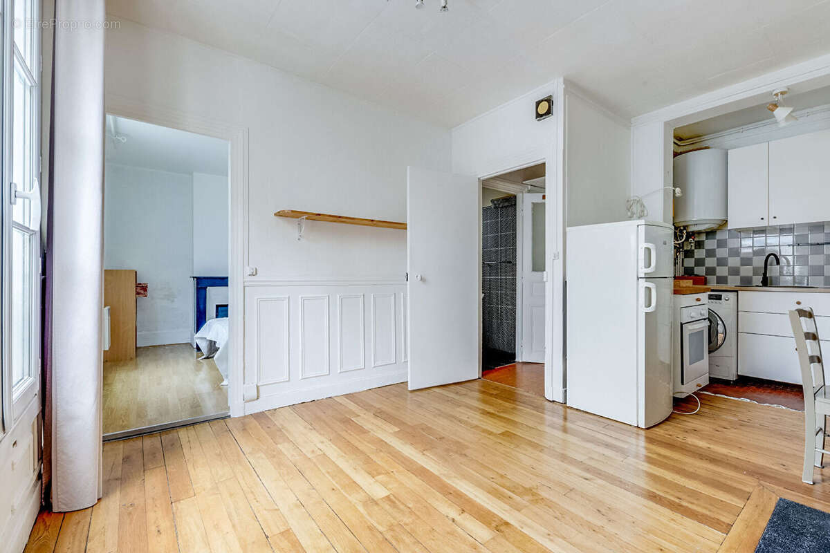 Appartement à PARIS-14E