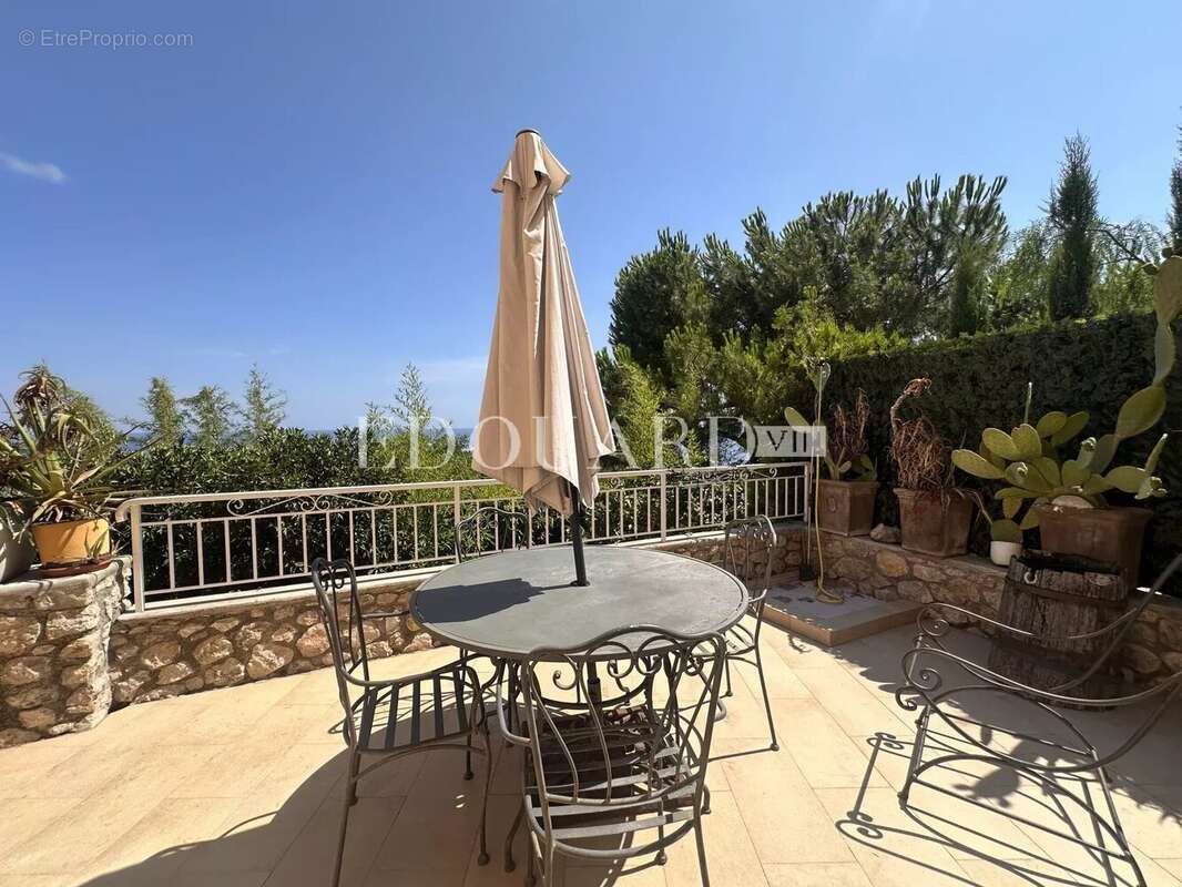 Appartement à ROQUEBRUNE-CAP-MARTIN