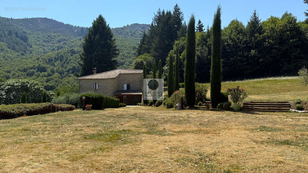 Maison à JAUJAC