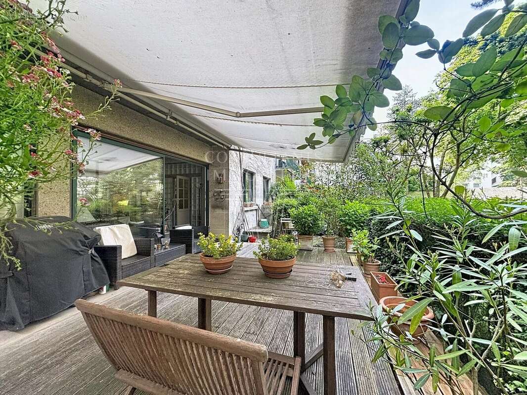 Appartement à NEUILLY-SUR-SEINE