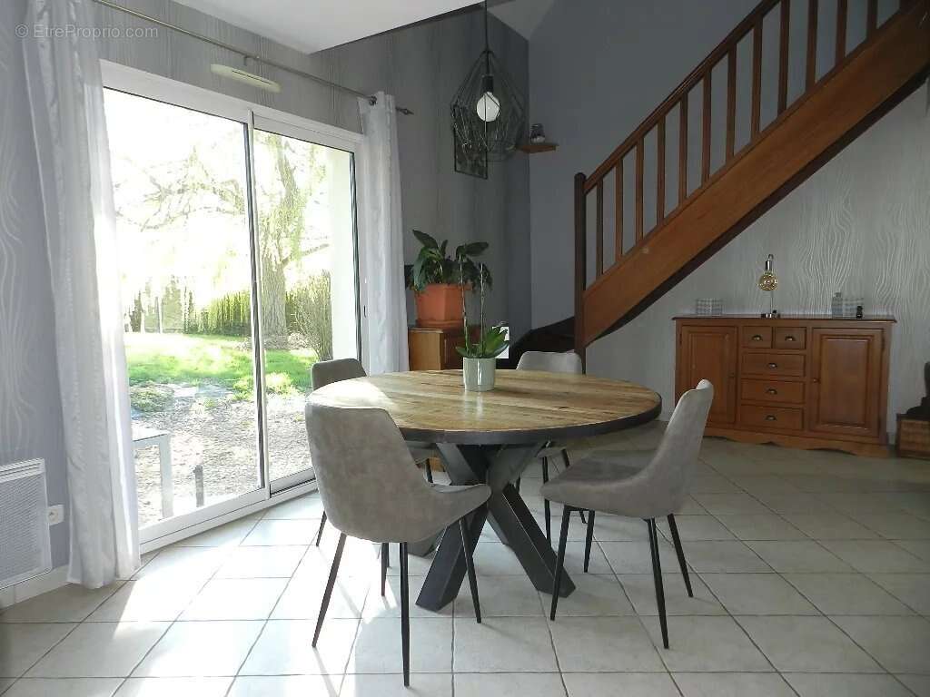 Maison à SAINT-PIERRE-SUR-DIVES