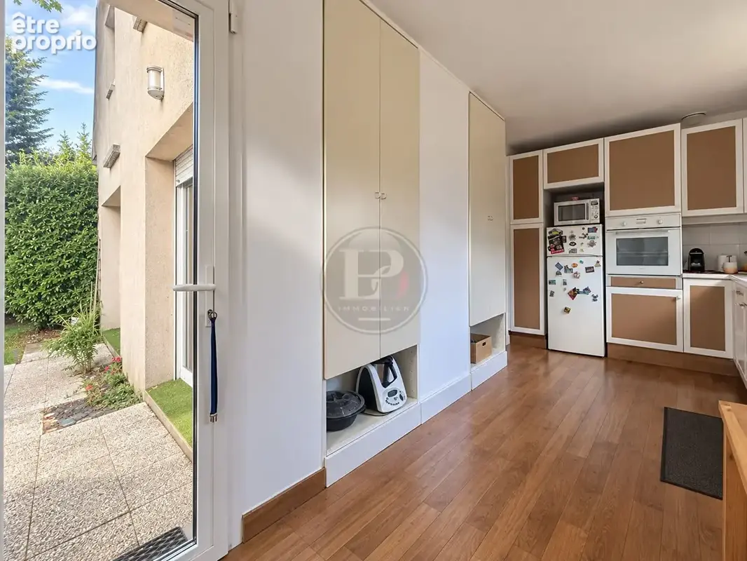 Maison familiale 182 m² - 5 chambres - jardin arboré de 1 016 m² - L'Étang-la-Ville - photo 8