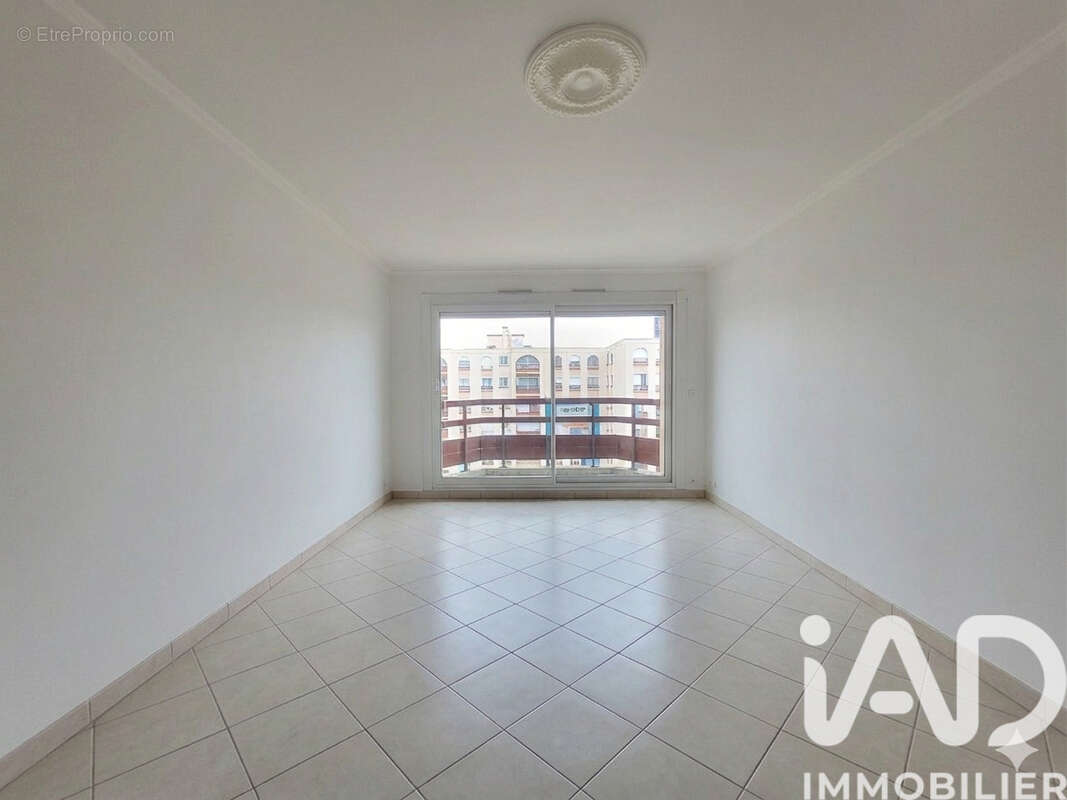 Photo 6 - Appartement à GENNEVILLIERS