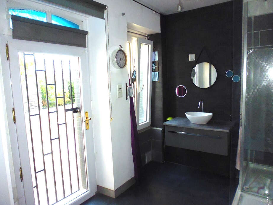 Maison à NIEUL-LE-DOLENT