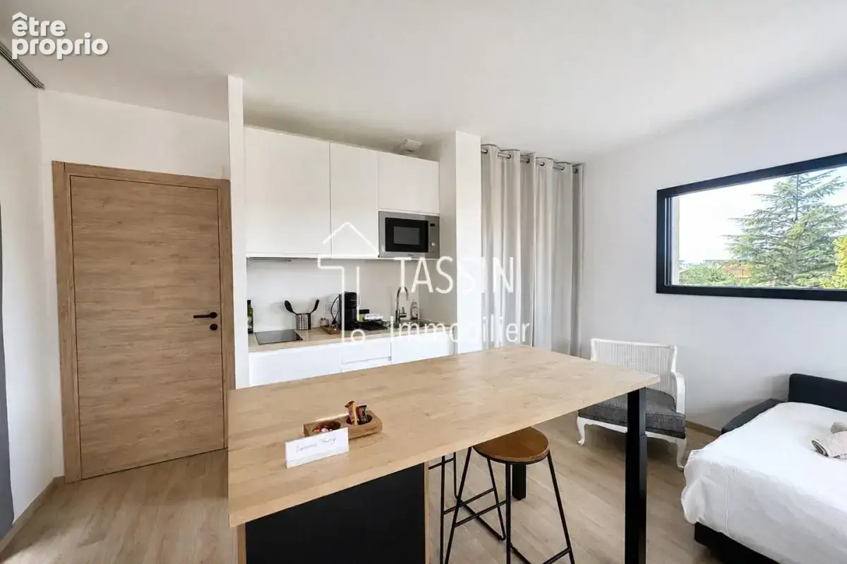 Ecully - Maison contemporaine 5 chambres + studio indépendant - photo 11