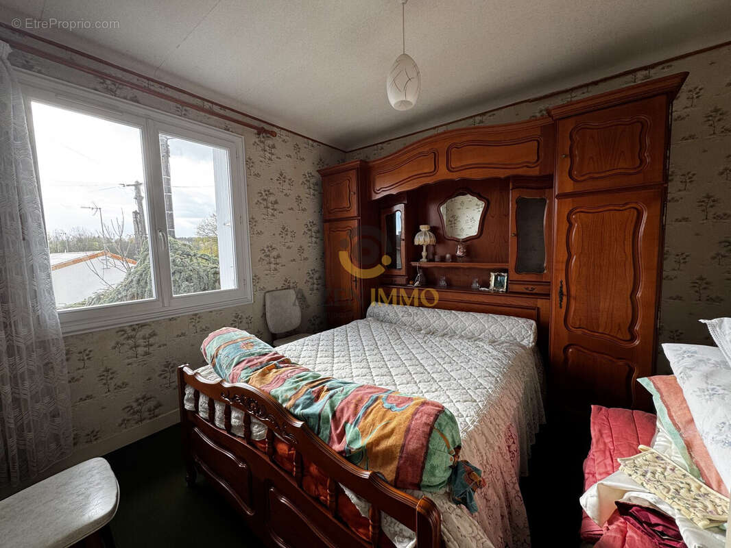 Maison à SECONDIGNY