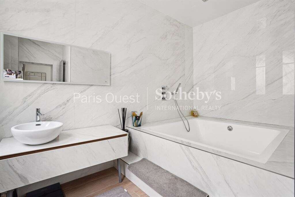 Maison à NEUILLY-SUR-SEINE