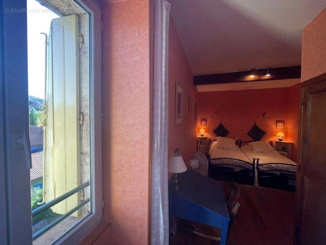 Maison à LA TOUR-SUR-ORB