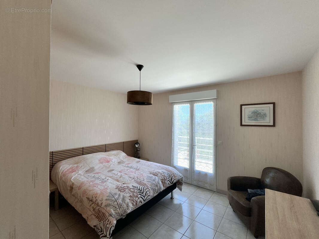 Maison avec piscine et vue exceptionnelle sur la campagne - photo 18