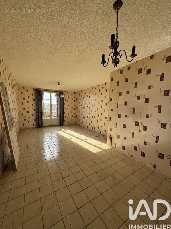 Photo 2 - Maison à REUILLY