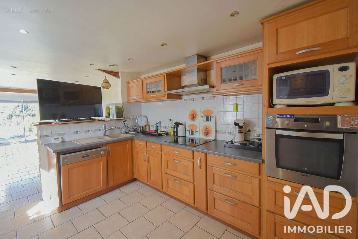 Maison 100 m² à Montfermeil  - photo 7