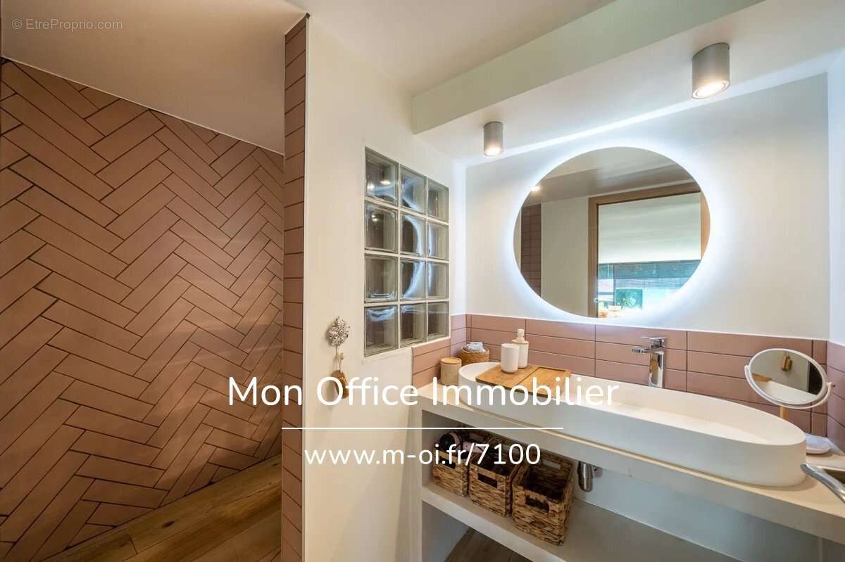 Référence : 7100-NGU. - Maison 9 pièces - Piscine - village à pied - calme - 276m2 - photo 23