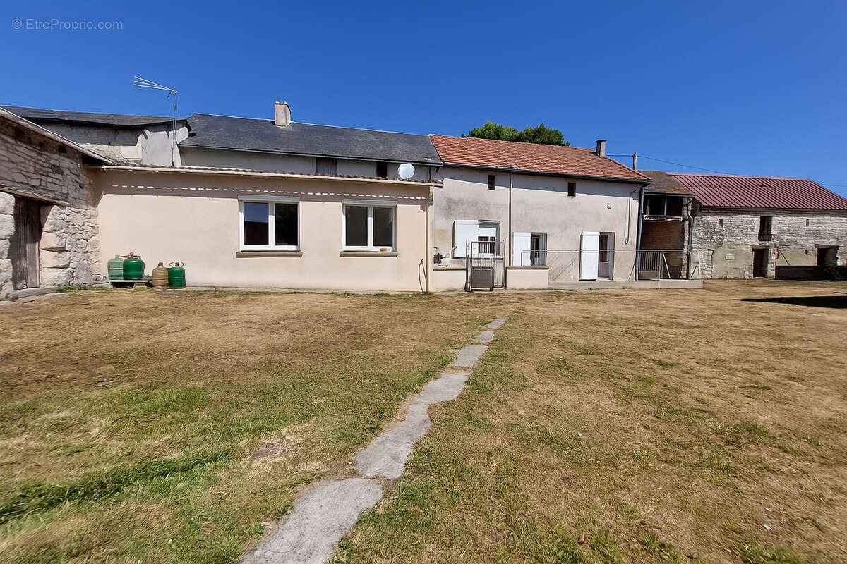 Maison à SAINT-CHRISTOPHE