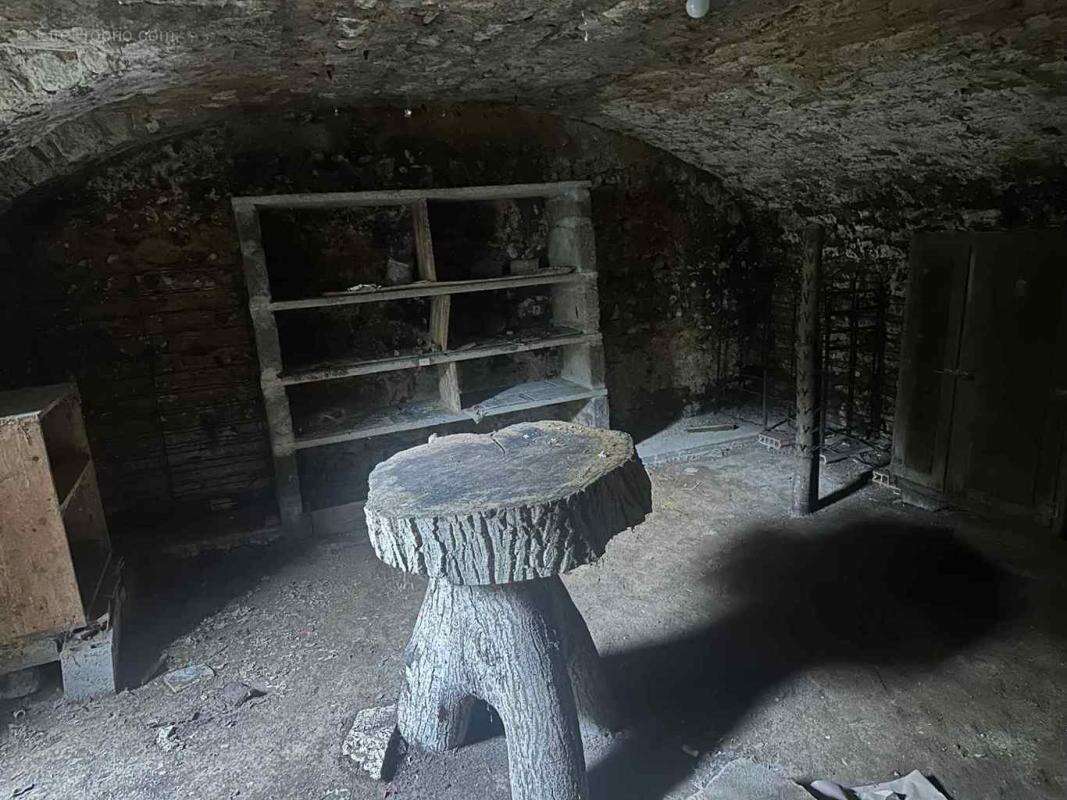 Maison à SAINT-COSME-EN-VAIRAIS