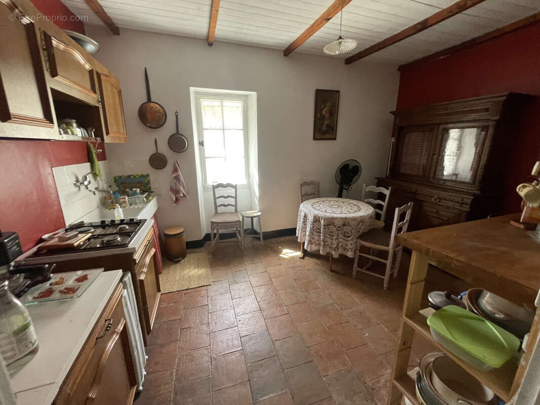 Maison à L&#039;ESTRECHURE