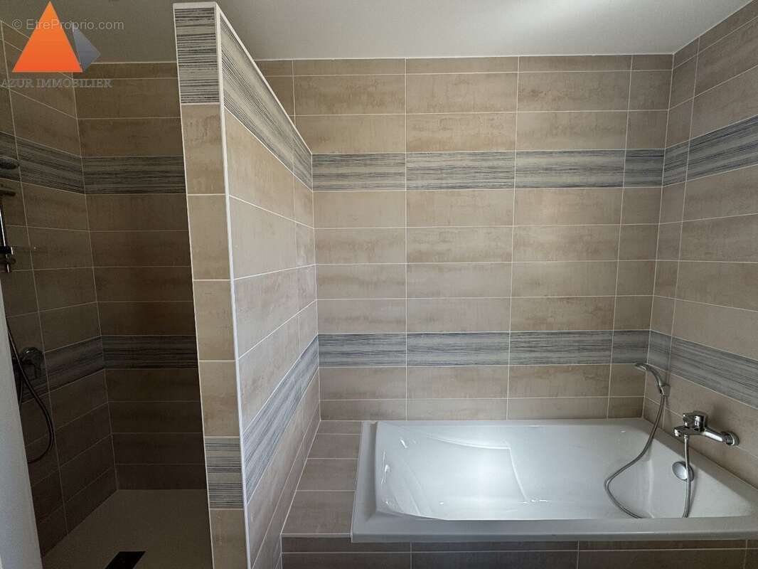 Maison à NISSAN-LEZ-ENSERUNE