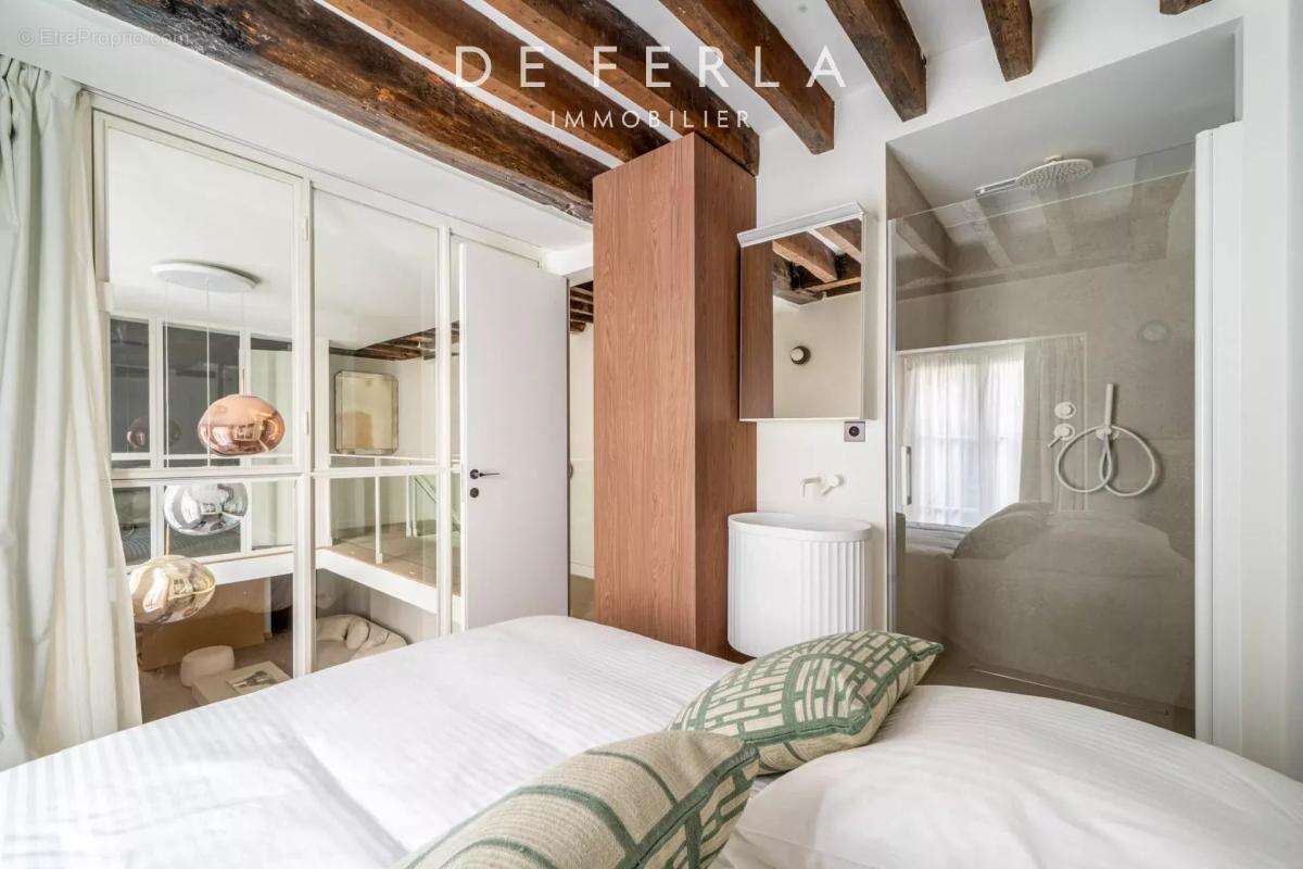 Appartement à PARIS-7E