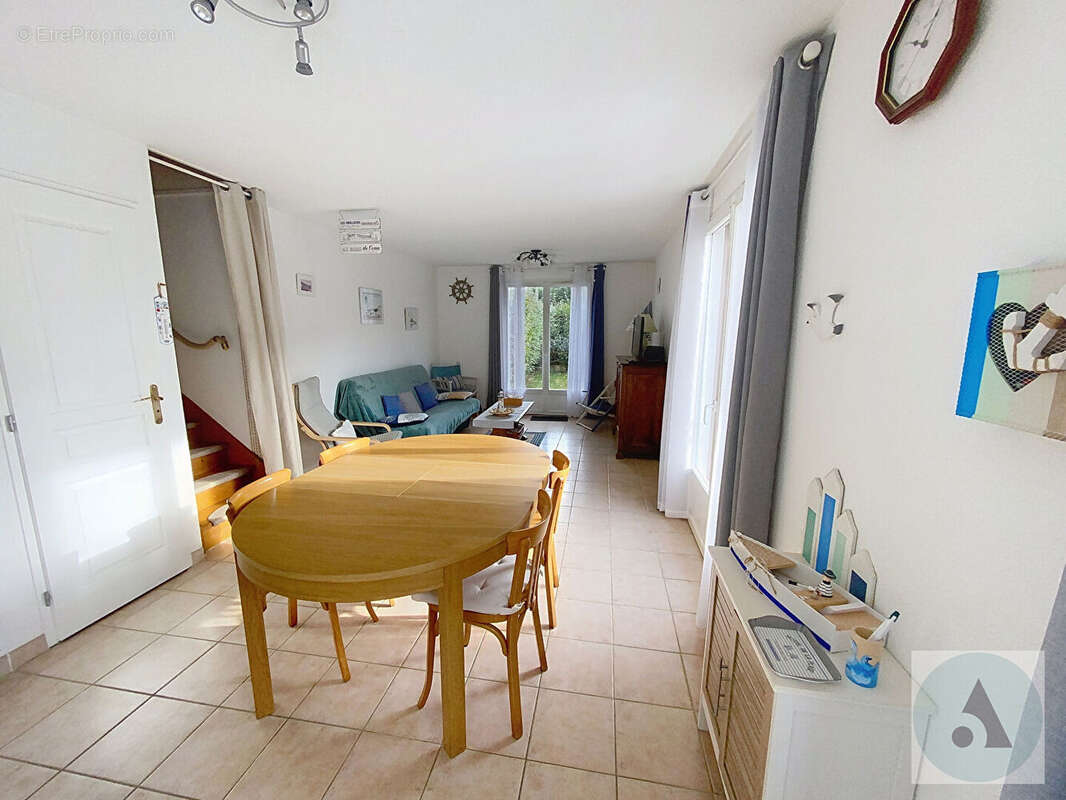 Appartement à COLLEVILLE-MONTGOMERY